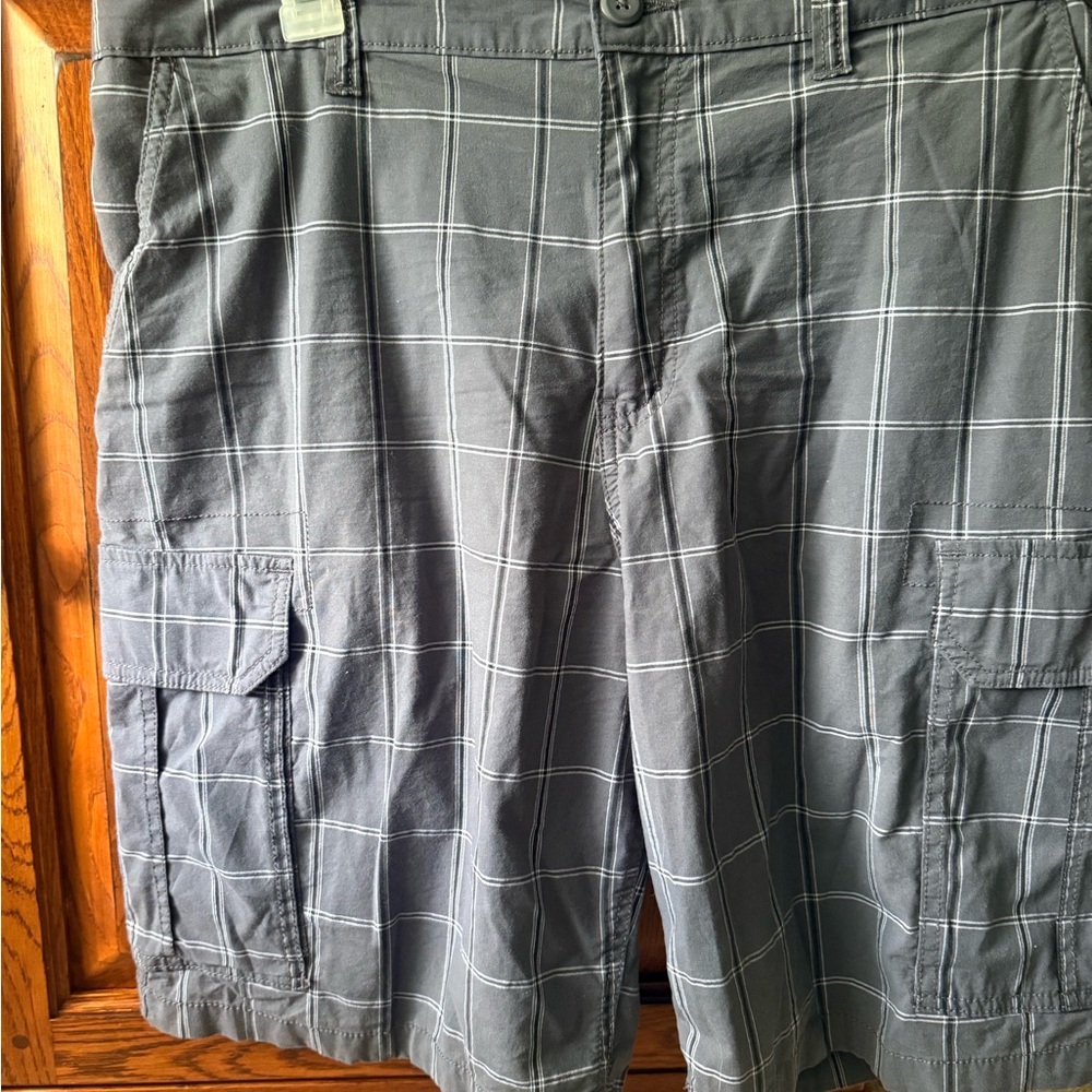 Faded Glory Men's Gray Plaid Cargo Shorts